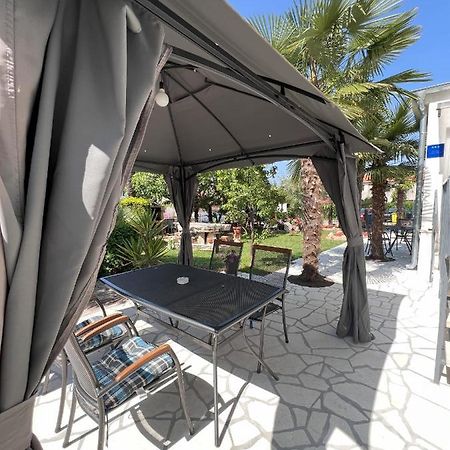 Apartmani Palme Funtana Bagian luar foto