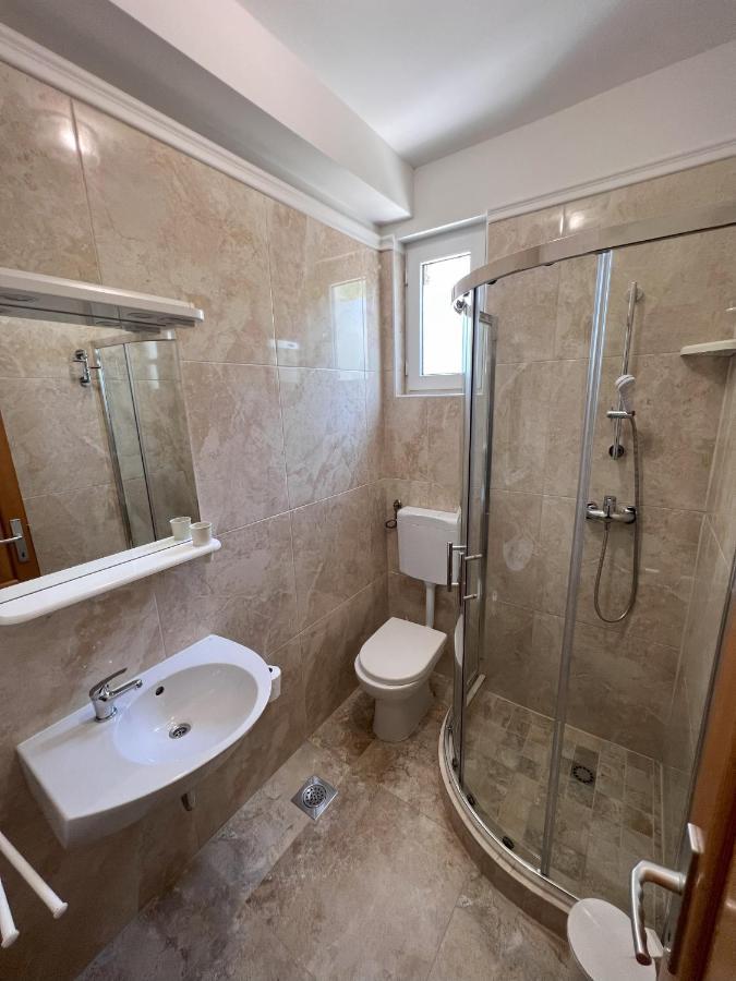Apartmani Palme Funtana Bagian luar foto