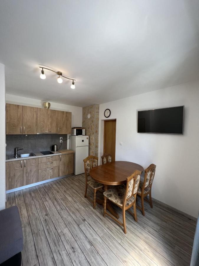 Apartmani Palme Funtana Bagian luar foto