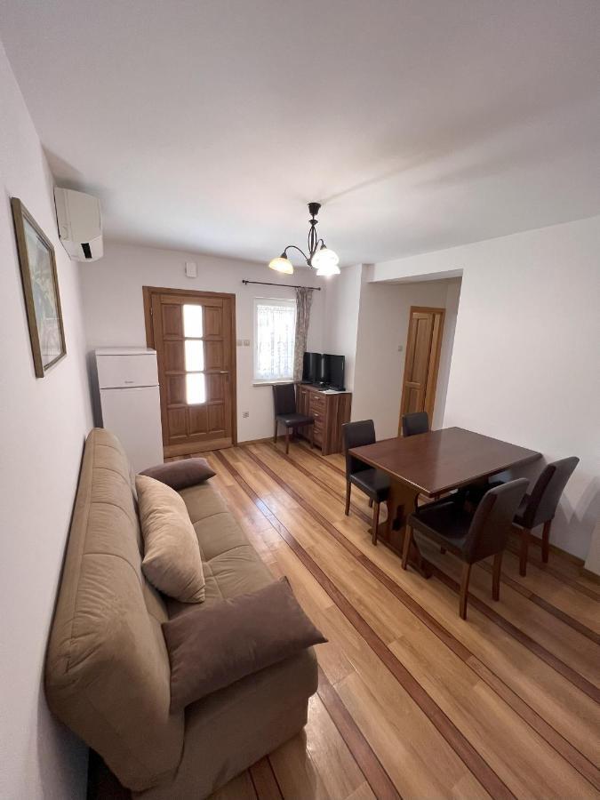 Apartmani Palme Funtana Bagian luar foto
