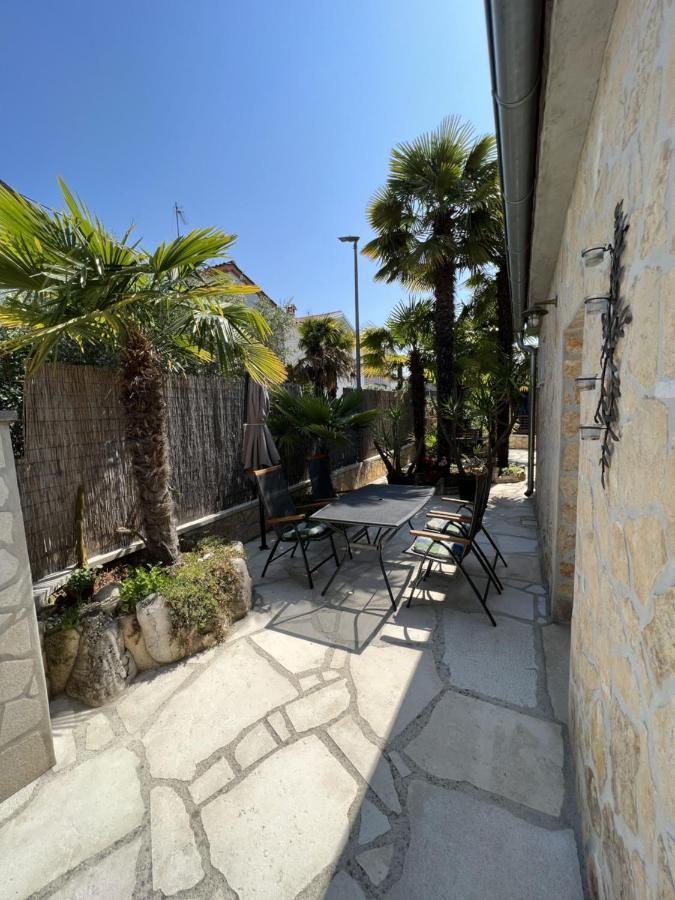 Apartmani Palme Funtana Bagian luar foto