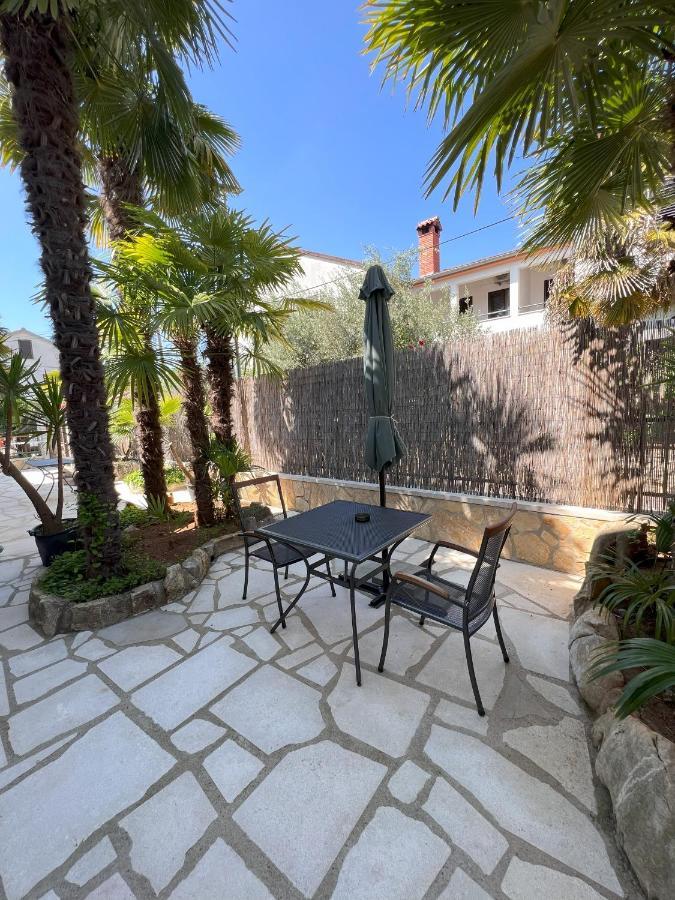 Apartmani Palme Funtana Bagian luar foto